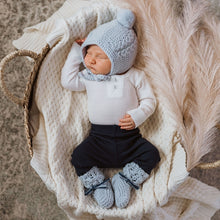 Load image into Gallery viewer, Blue Merino Wool Baby Bonnet &amp; Booties Set